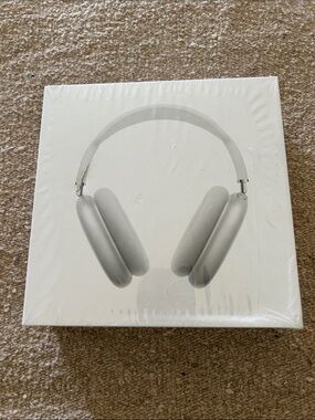 Source Unknown Silver Over-Ear Headphones